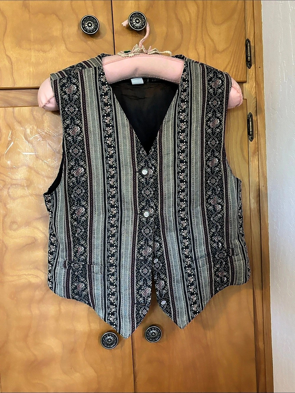 LizSport 90s Floral Striped Tapestry Vest 33